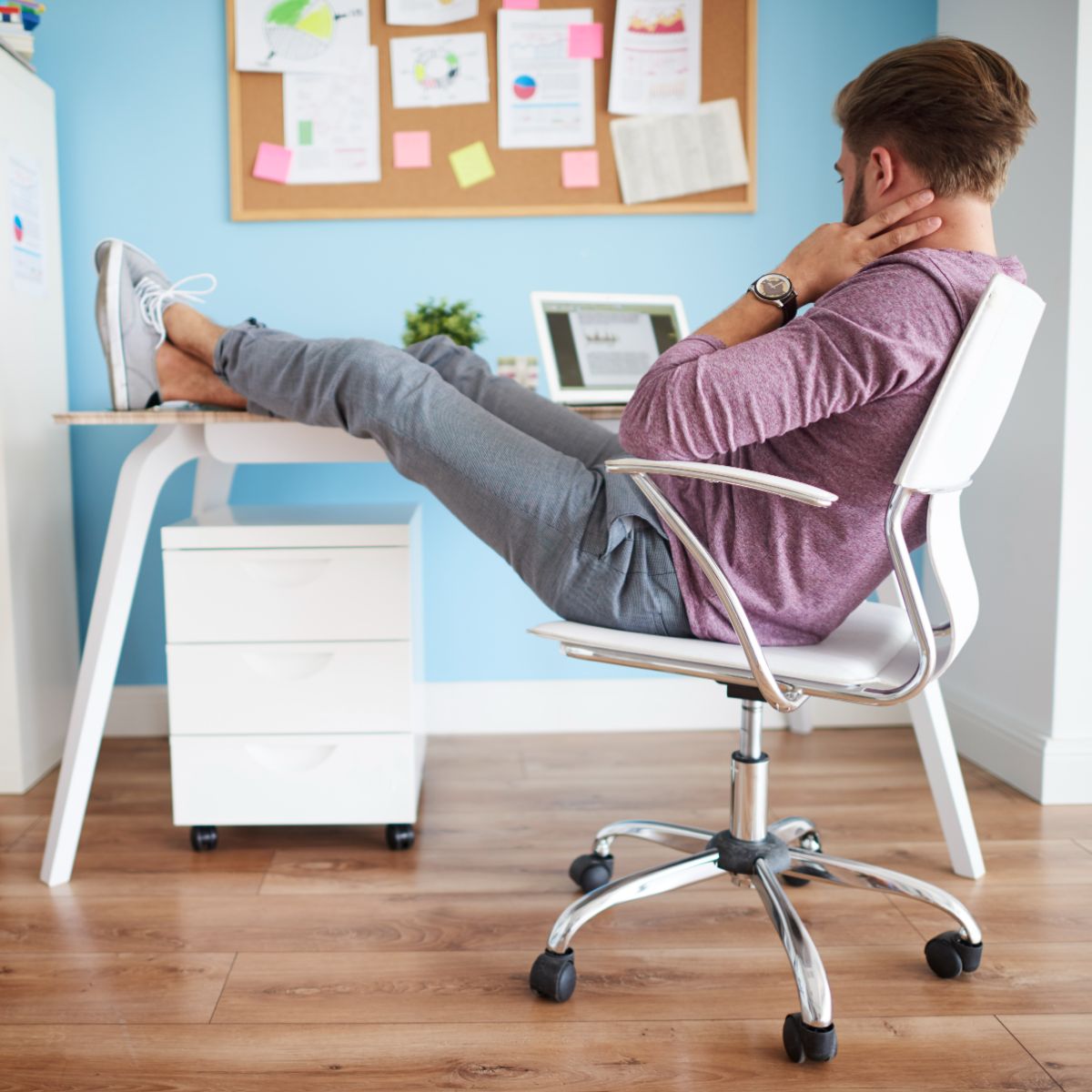 Cum să alegi un scaun de birou dacă lucrezi de acasă