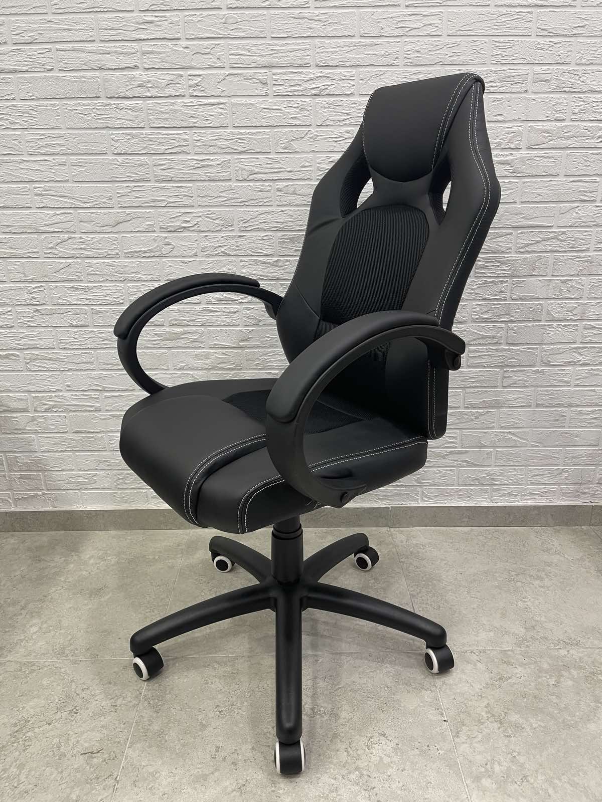 Gamer-147E, black