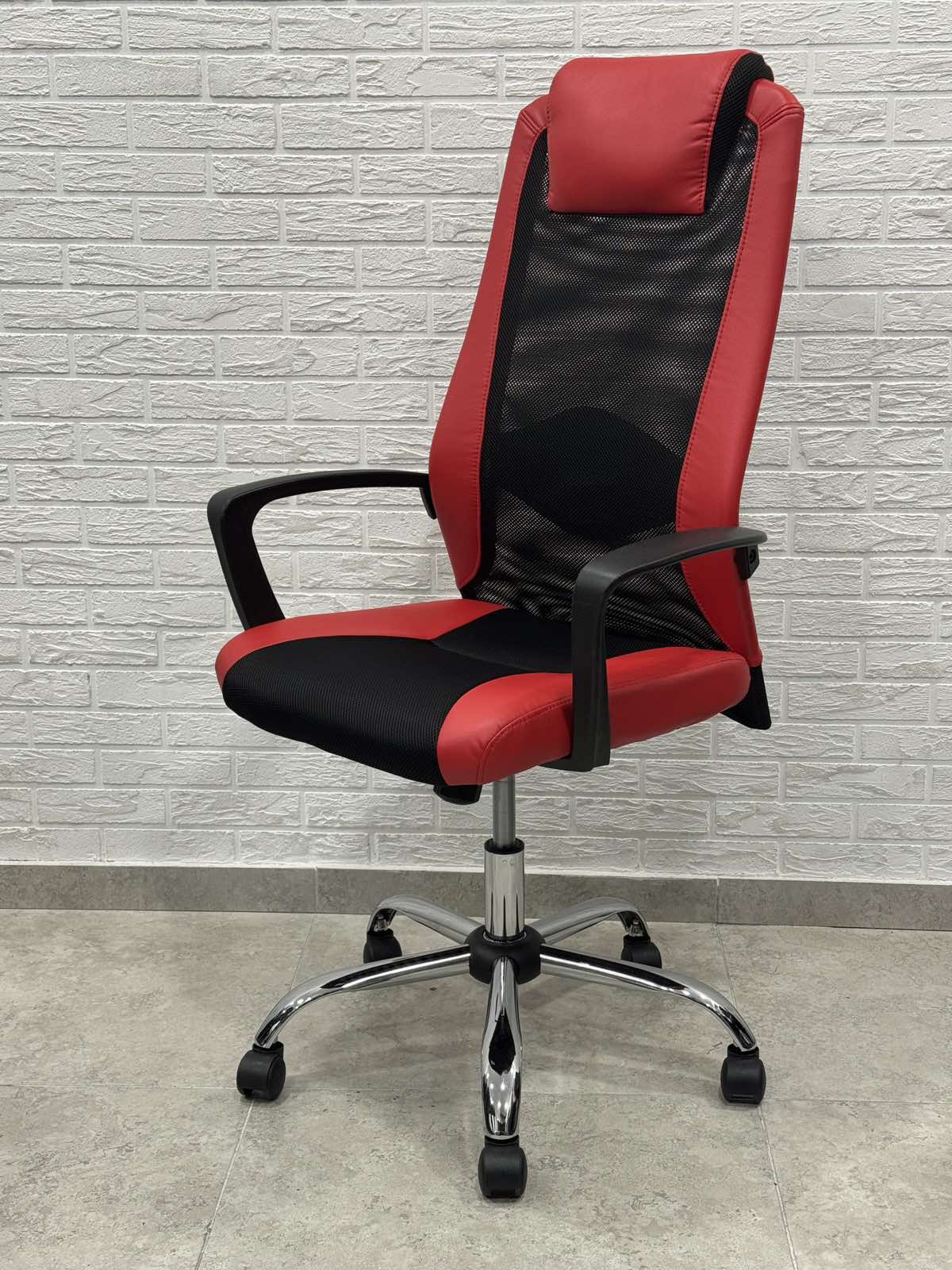 Dakar Plus, red
